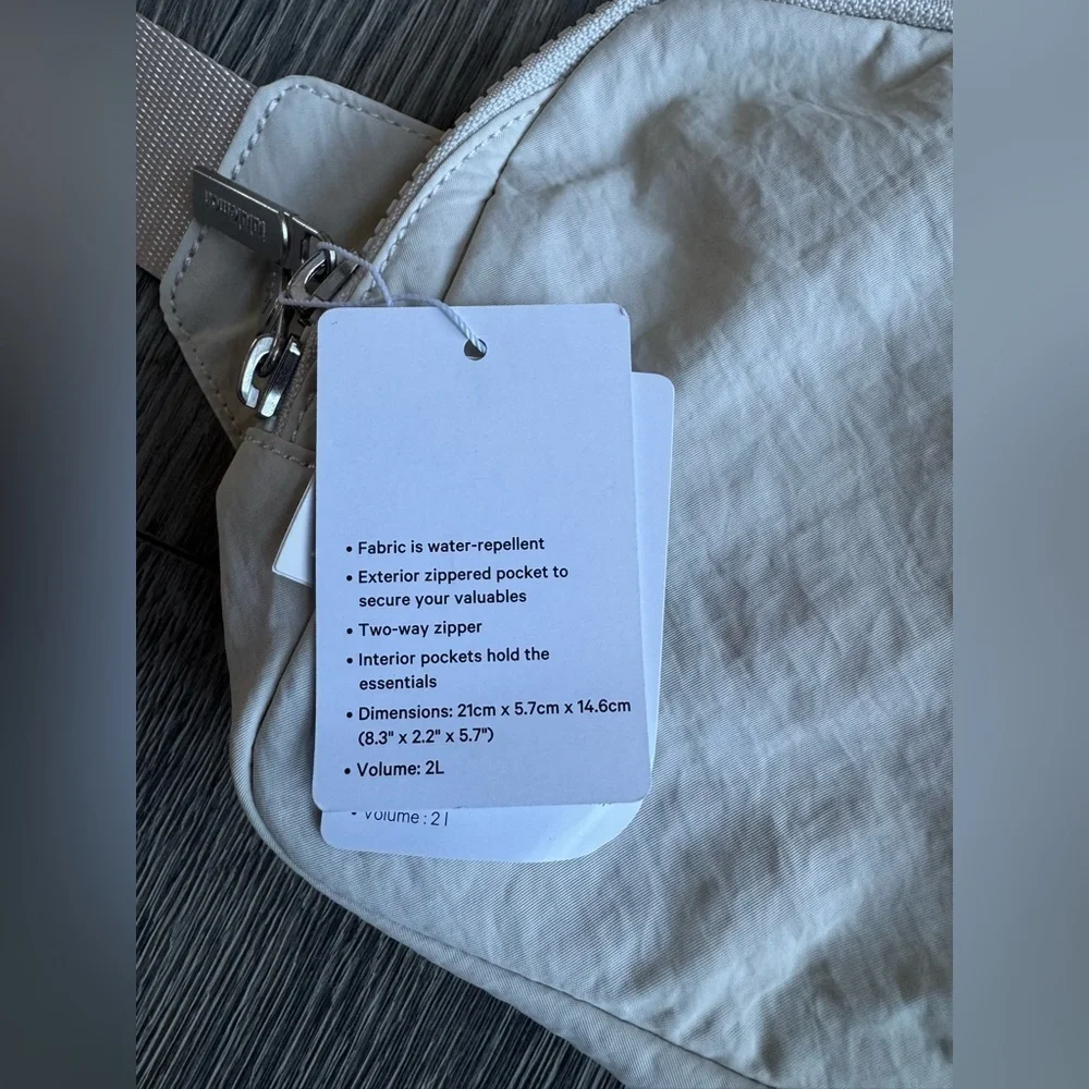 Lululemon Everywhere Belt Bag Large 2L in White Opal